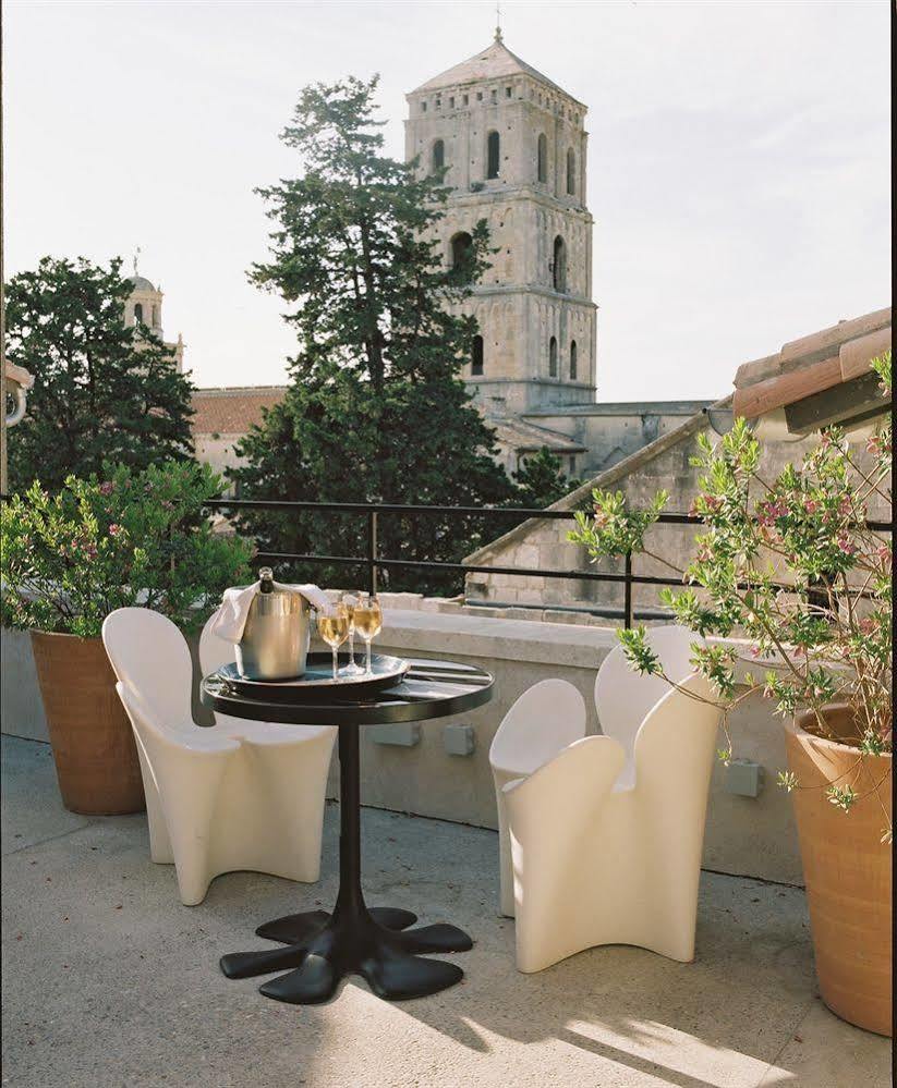 Hotel Du Cloitre Arles Bagian luar foto